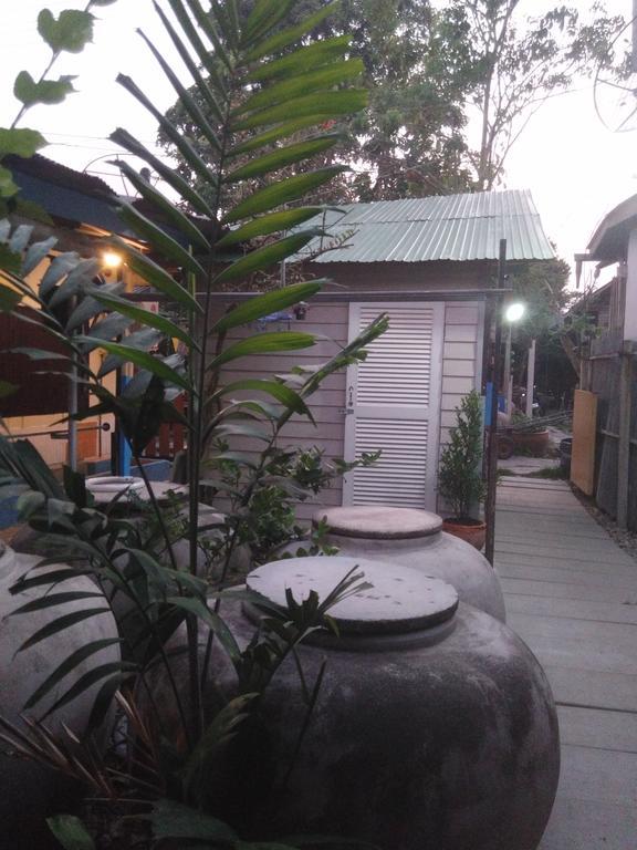 Patchaya Guesthouse Amphawa Exterior photo