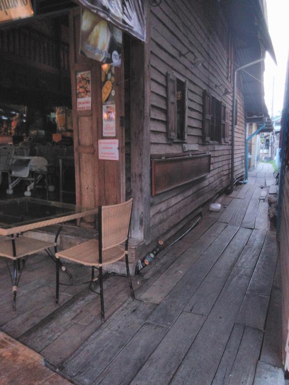 Patchaya Guesthouse Amphawa Exterior photo
