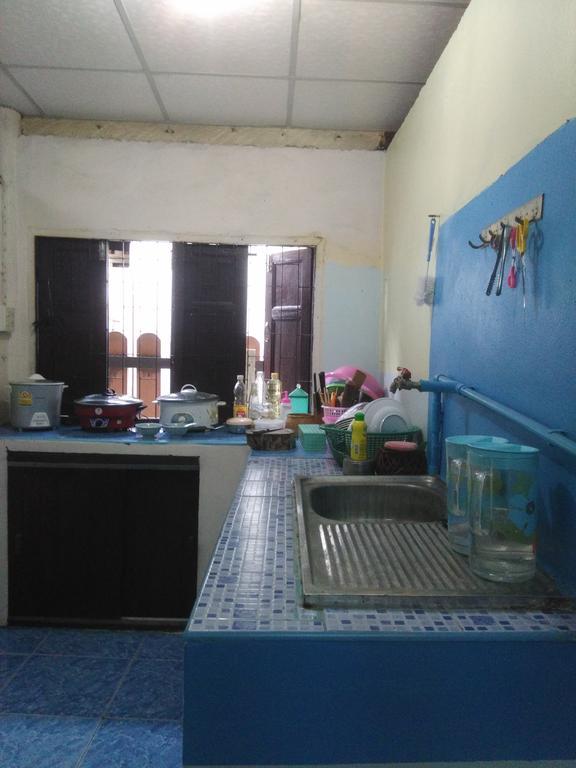 Patchaya Guesthouse Amphawa Exterior photo