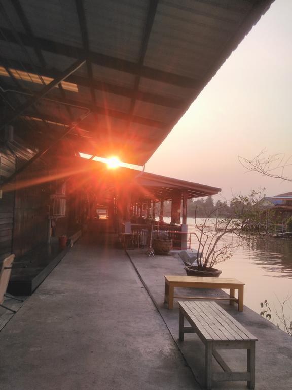 Patchaya Guesthouse Amphawa Exterior photo
